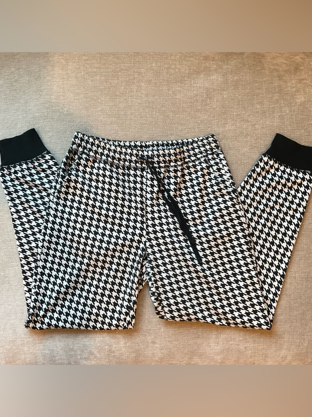 LuLaRoe Black & White Houndstooth Drawstring Jogger Pants